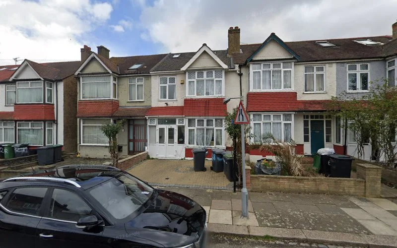 Mujtaba Limited - Dental school in London