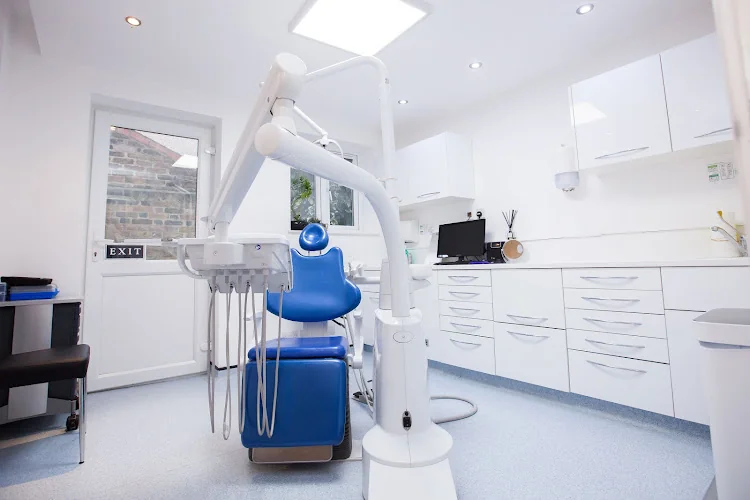 Brigstock Dental, Implant & Specialist Referral Centre - Dentist in Thornton Heath
