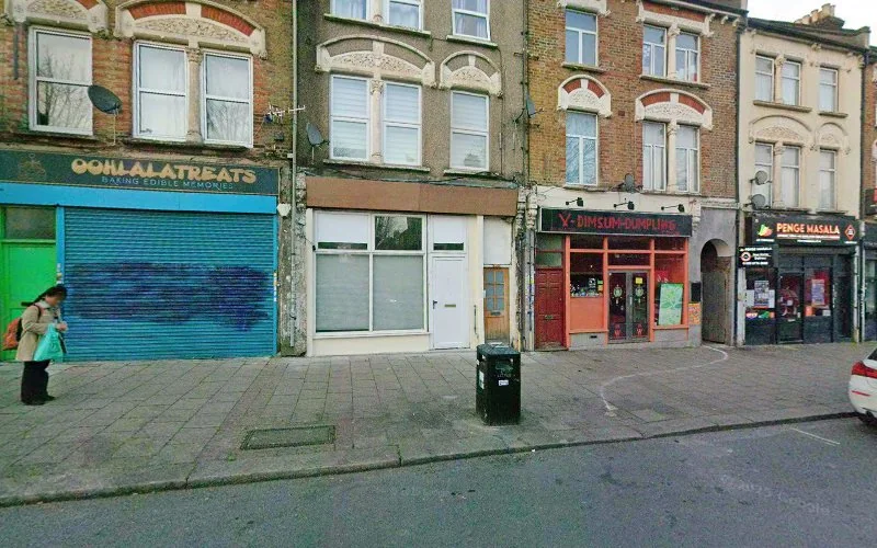 Shirley Hill Ceramics - Dental clinic in London