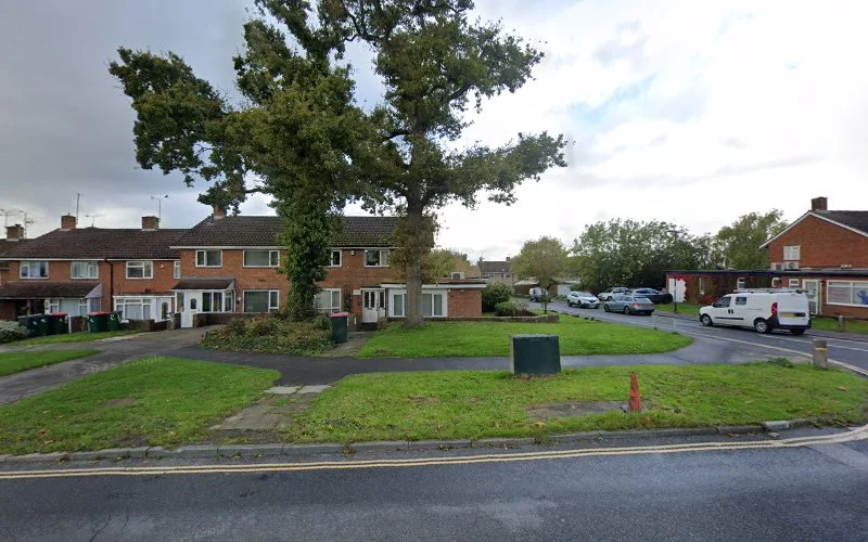 Clinton W O - Dentist in Crawley