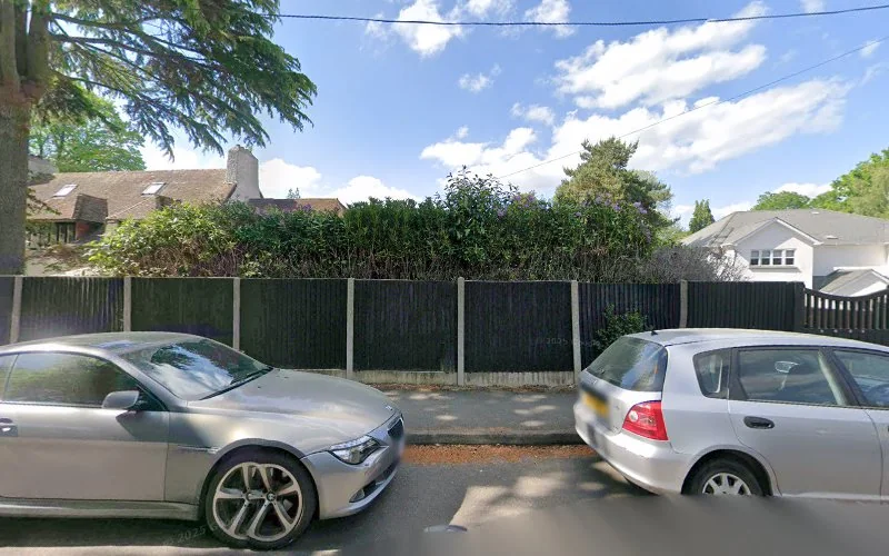 Richards Hilary - Dentist in Camberley