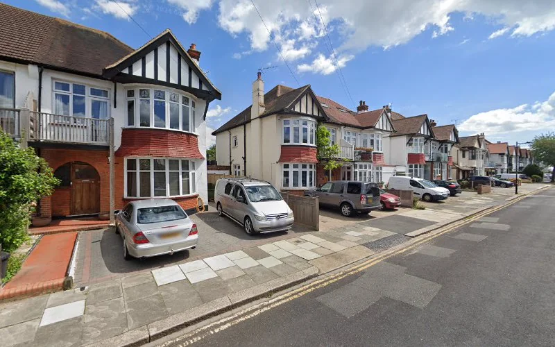 Aqualeena Dr J - Dental clinic in Southend-on-Sea