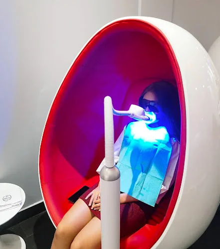 We Smile.Club - Teeth whitening service in Brighton