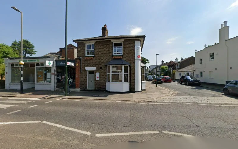 Mr R H Baylis - Baylis Ralph Harold - Dentist in Teddington