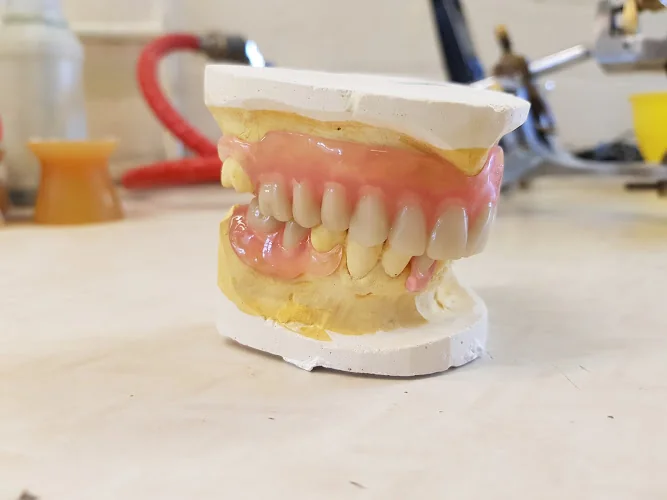 Turner Dental Lab - Dental laboratory in Leicester