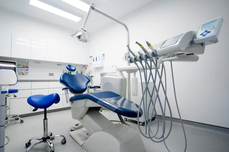 Dental Art Implant Clinic - East Finchley - Dental implants periodontist in London