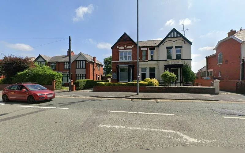 Laurel Villa Dental - Dental clinic in Saint Helens