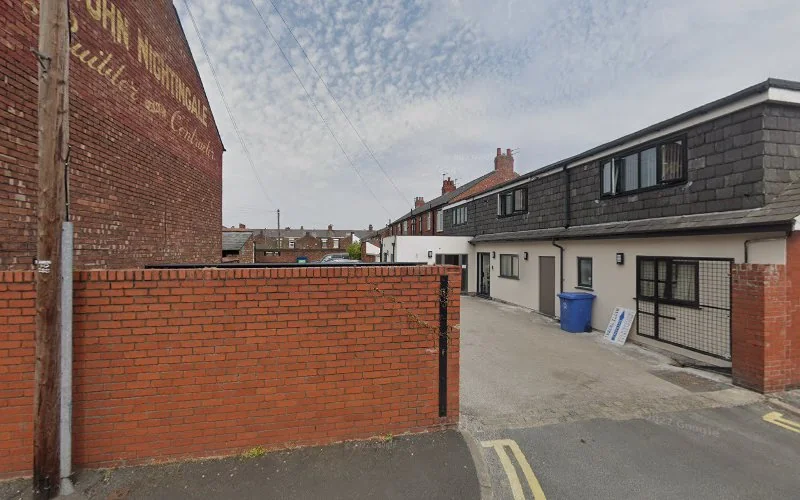 Ms E A Leaver & Associates - Dentist in Preston