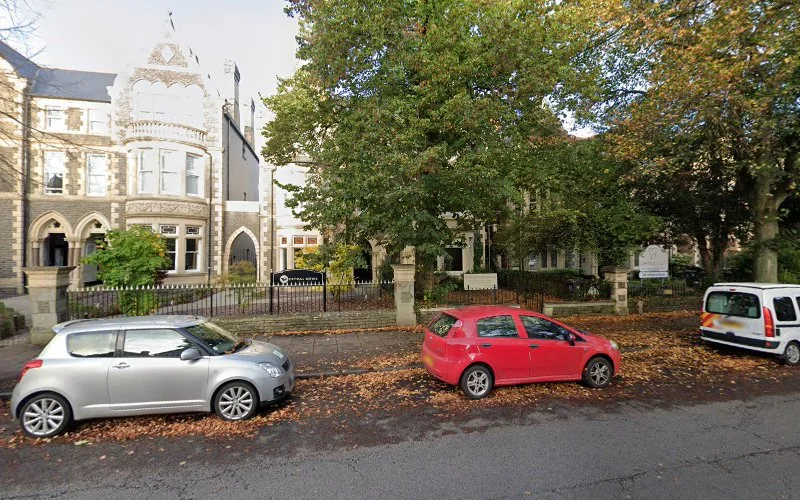 Humphreys Alyn - Dental clinic in Cardiff