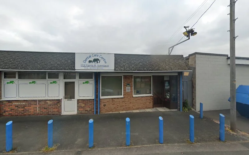 Dr S Khan - Dentist in Mirfield