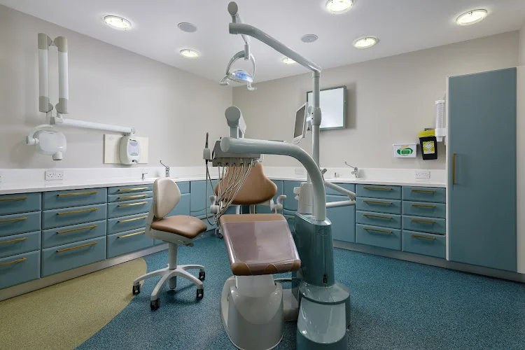 Marlow Dental Centre - Affordable Dental Implants & Cosmetic Dentistry - Dentist in Marlow
