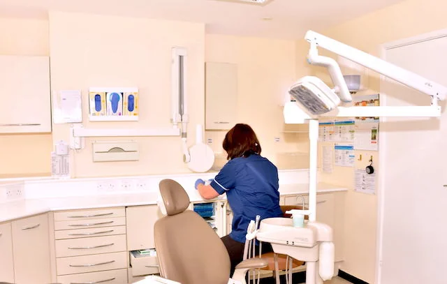 Lee Dental Care - Dental clinic in Tadley