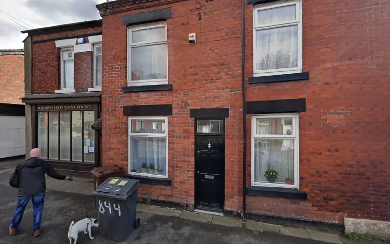 Russell J E & Associates - Dental clinic in Manchester