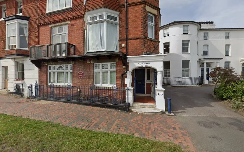 Saksena Dr R - Dental clinic in Tunbridge Wells