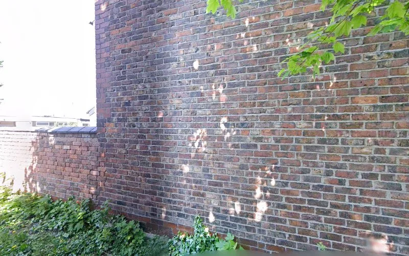 Sabre Dental - Dentist in Altrincham