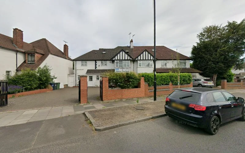 Aggarwal R K - Dental clinic in Southall