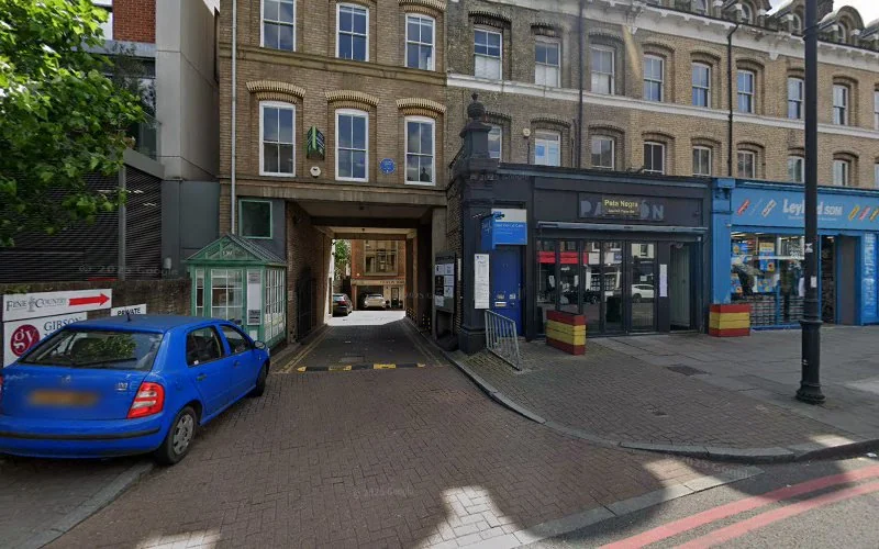 One 4 One Dental Practice - Dental clinic in London