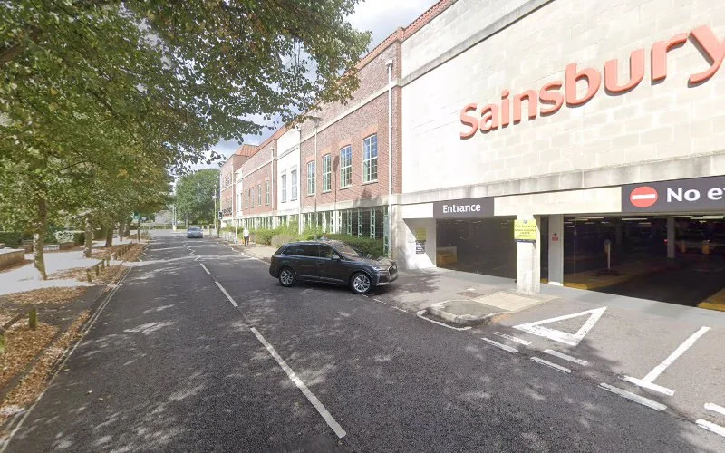 Pearl Dental & Implant Clinic - Dental implants provider in Welwyn Garden City