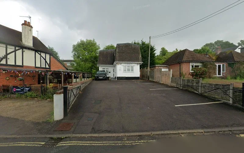 Cosmetic dentist - Dental clinic in Basingstoke