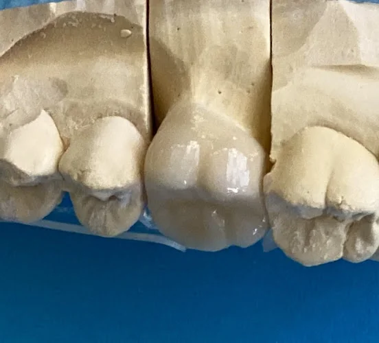 Rayner & Eve - Dental laboratory in Mitcham