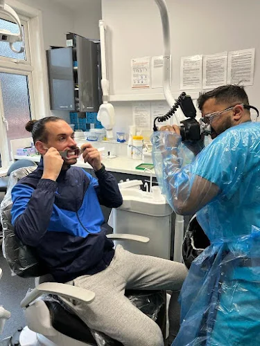 Pearl Smile - Dentist in Manchester