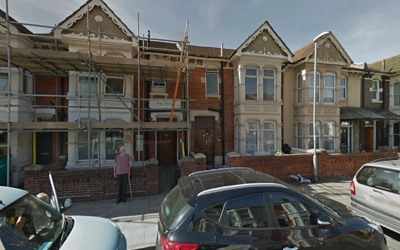 I D H - Dental clinic in Portsmouth