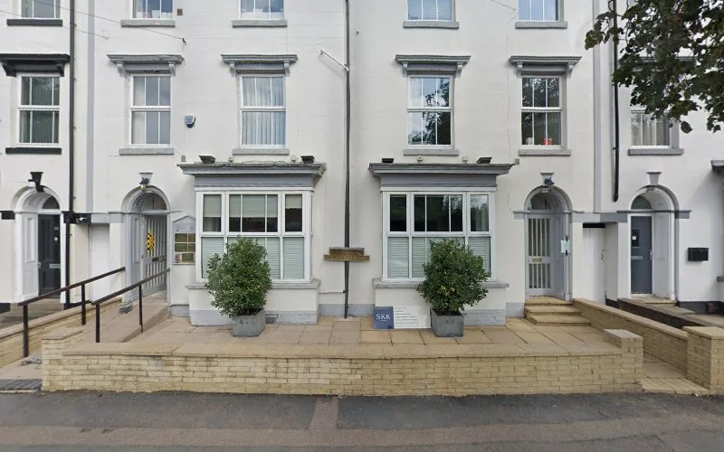 Dr. Mojgan Talibi - Dentist in Tamworth