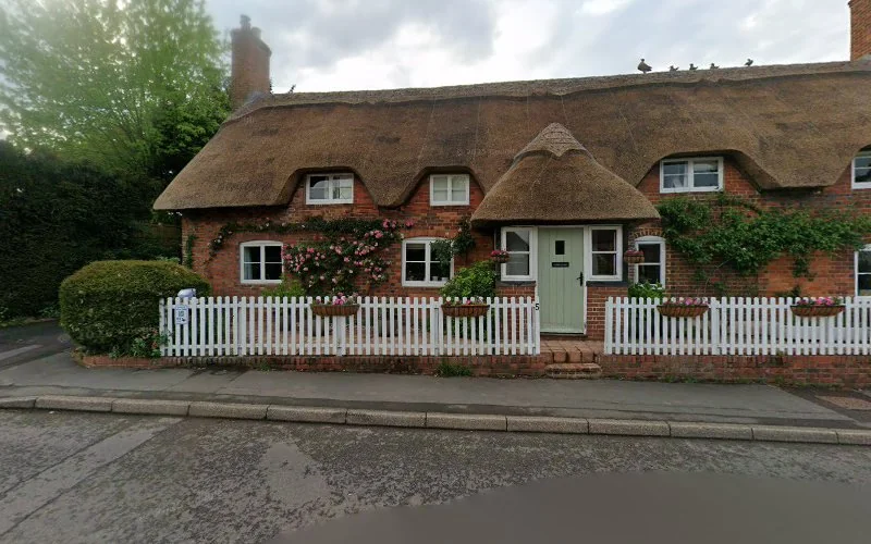 Oakley Dental Practice - Dental clinic in Basingstoke