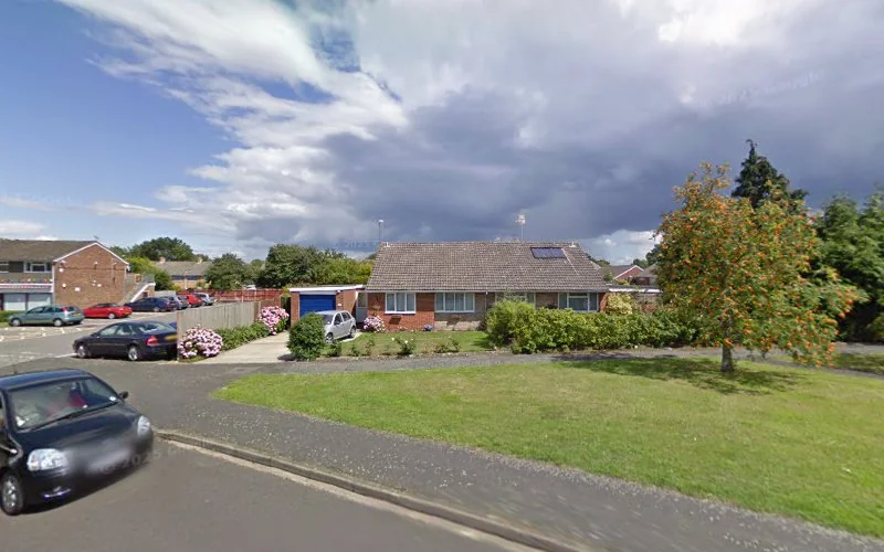 Duff V - Dental clinic in Yateley