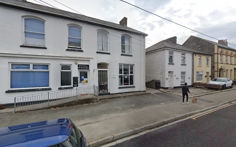 Gedah L - Dental clinic in Par