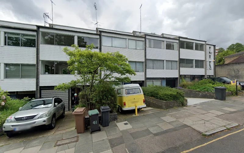 C S Johnson Dental Ceramics - Dental clinic in London