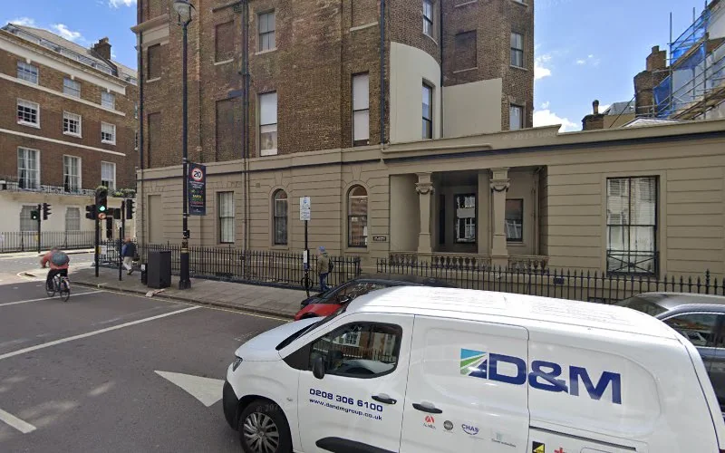 DR SHARI DANIELS - Orthodontist in London