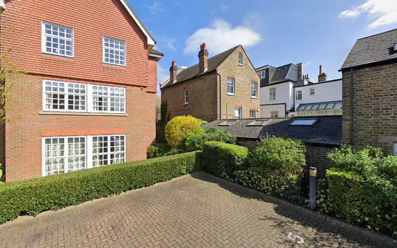 Tooth Crew Ltd - Dental clinic in Kingston upon Thames