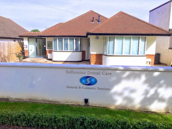 Selbourne Dental Cares - Dental clinic in Potters Bar