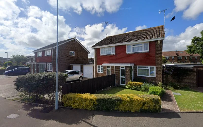 smile and glow - Teeth whitening service in Worthing