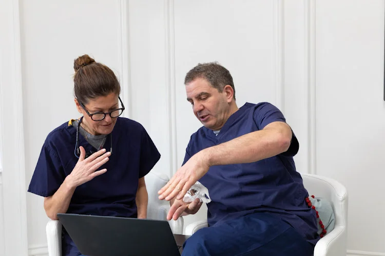 Dawood and Tanner Specialist Dental Practice - Dental implants periodontist in London