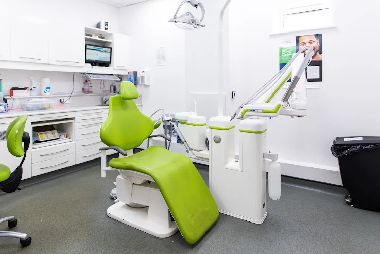 SmileShines Willows - Dental clinic in Aylesford