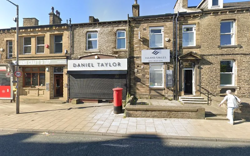 Pearson & Carr Denral Surgery - Dentist in Elland