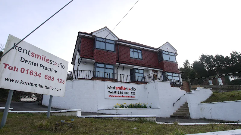 Kent Smile Studio Chatham - Invisalign & Braces Chatham - Dentist in Chatham