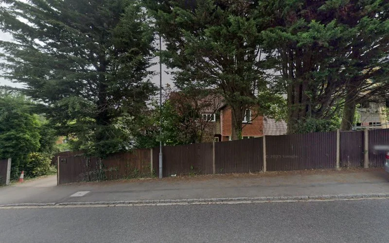 Kingsway Dental Practice - Dental clinic in Gerrards Cross