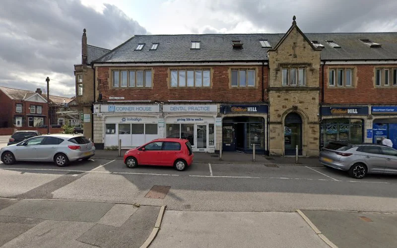 Braces & Smiles - Dental clinic in Leeds