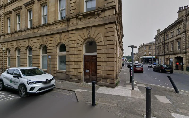 Dr Waqar Mustafa - Dentist in Huddersfield