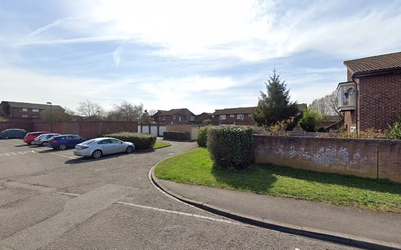 Mr S Khan - Dentist in Hampton