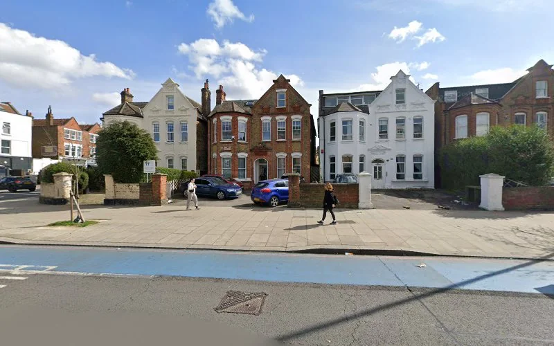 St Claire Russell - Dental clinic in London