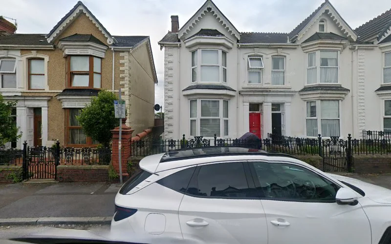 Dr. Rhiannon Roberts - Dentist in Llanelli