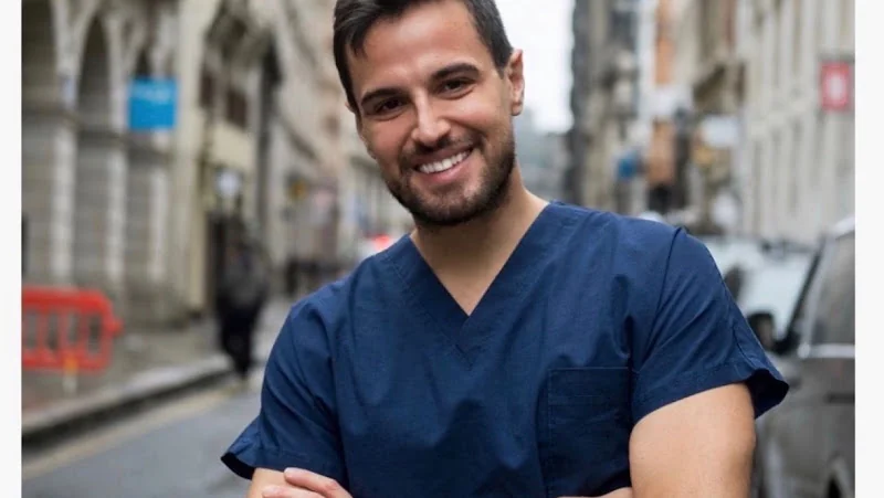 Dr Pasquale Santamaria - Surgeon in London