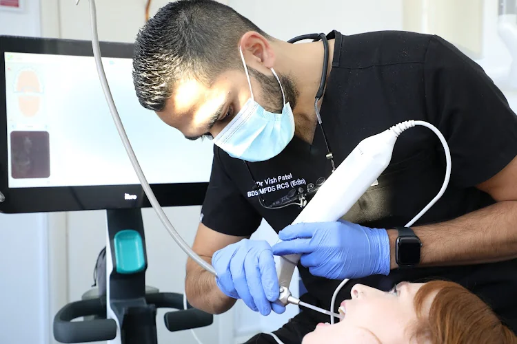 Dalmeny House Dental - Dentist in Worcester Park