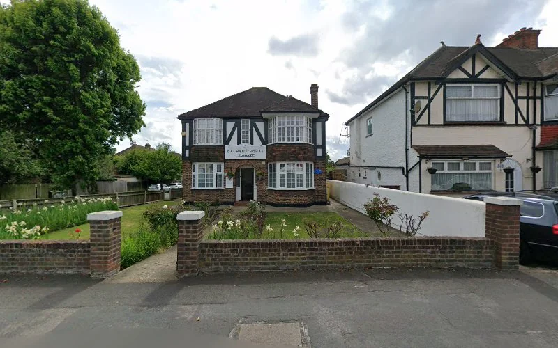 Hywel Roberts-Harry - Dentist in Worcester Park