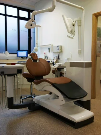 Smile Zone Dental Practice Leicester - Teeth Whitening | Invisalign | Smile Makeover | Veneers - Cosmetic dentist in Leicester