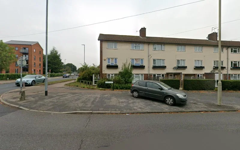 Dr F Aimey - Dental clinic in Hemel Hempstead